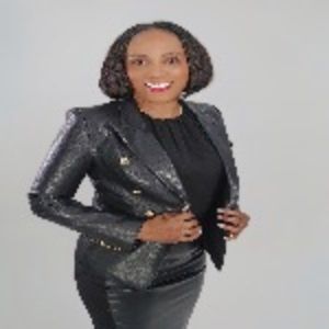 Meet your Posher, Nadia